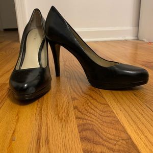 Nine West Black Leather Pump